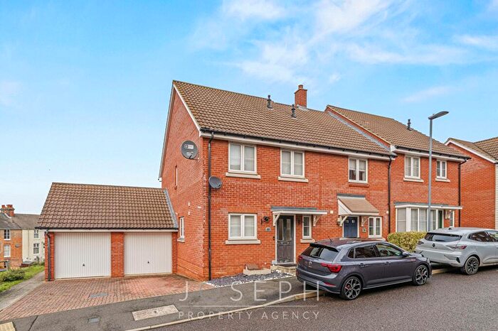 3 Bedroom End Of Terrace House For Sale In Meridian Rise, Ipswich, IP4