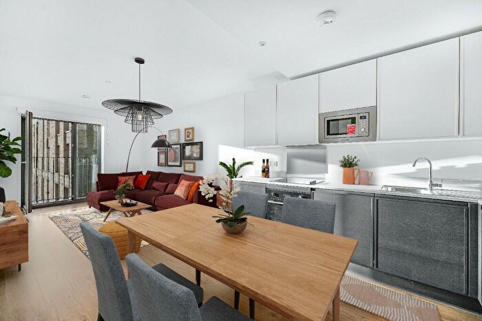 1 Bedroom Flat To Rent In Burnt Mill, Harlow, Essex, CM20