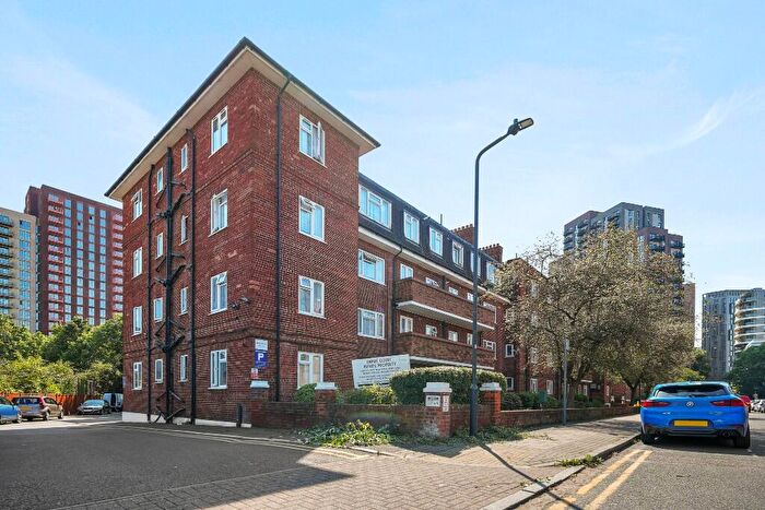 2 Bedroom Flat To Rent In North End Road, Wembley, Middlesex, HA9