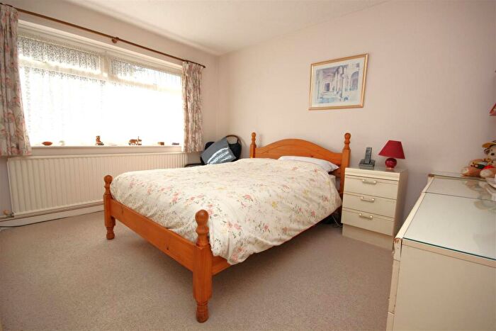 2 Bedroom Semi-Detached Bungalow For Sale In Cedar Way, Higham Ferrers, Rushden, NN10