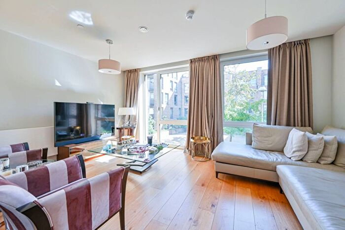 4 Bedroom Terraced House For Sale In Paddlers Avenue, Brentford, TW8