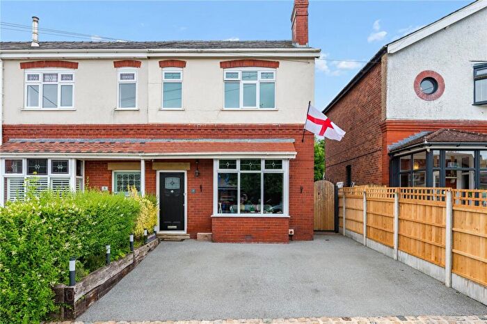 4 Bedroom Semi-Detached House For Sale In Park Avenue, New Longton, Preston, Lancashire, PR4