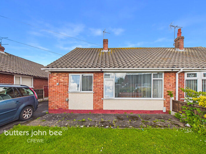2 Bedroom Semi-Detached Bungalow For Sale In Kipling Way, Crewe, CW1