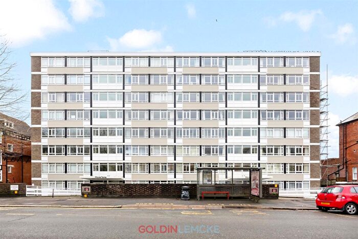 2 Bedroom Flat For Sale In Hovedene, Cromwell Road, Hove, BN3