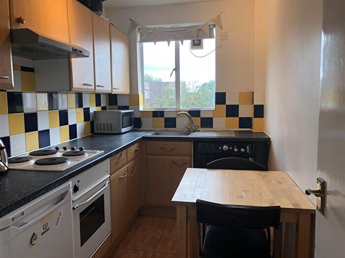 2 Bedroom Flat To Rent In Neeld Crescent, London, NW4