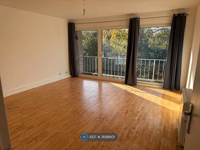 2 Bedroom Flat To Rent In Southcote Road, Reading, RG30