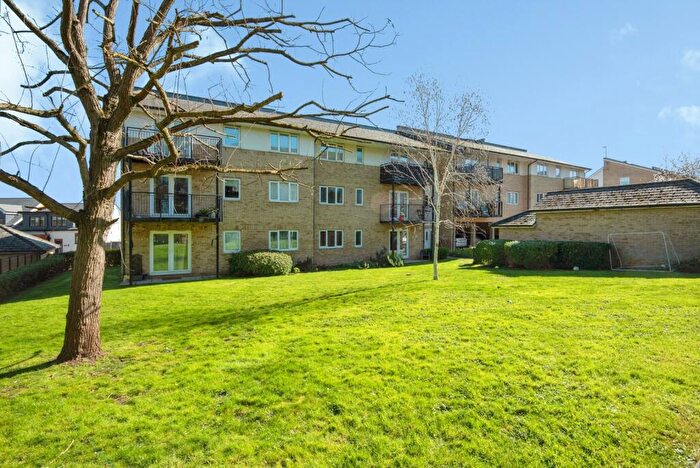 1 Bedroom Flat For Sale In Cooks Way, Hitchin, Hertfordshire, SG4