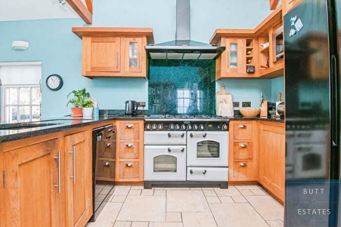 6 Bedroom Semi-Detached House For Sale In Salterton Road, Exmouth, EX8