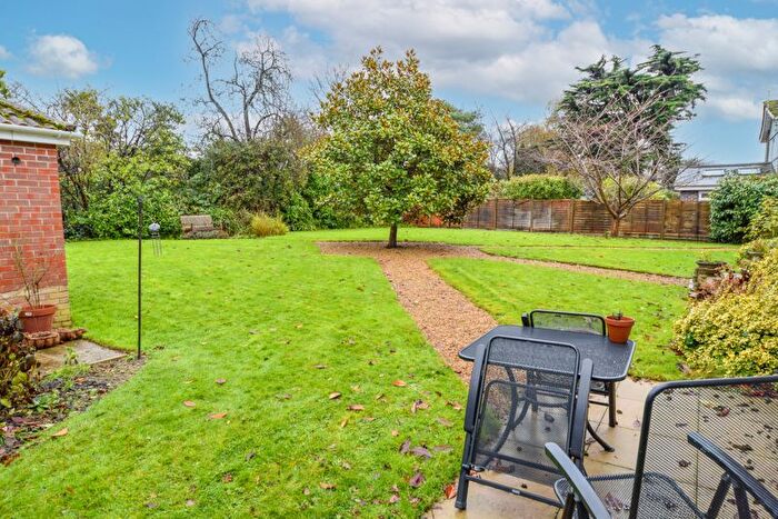 2 Bedroom Flat For Sale In Hambledon Road, Waterlooville, PO7