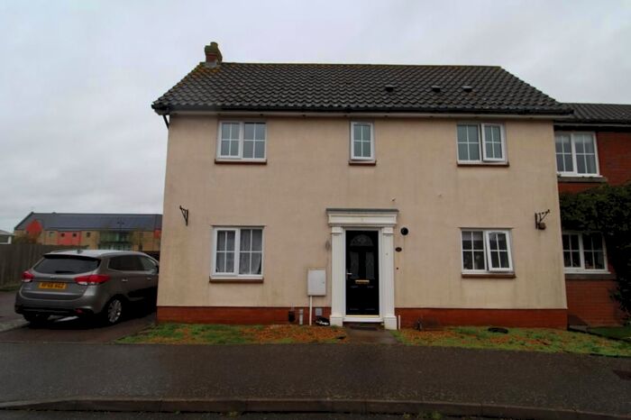 3 Bedroom Semi-Detached House To Rent In Chaffinch Walk, Great Cambourne, Cambridge, Cambridgeshire, CB23