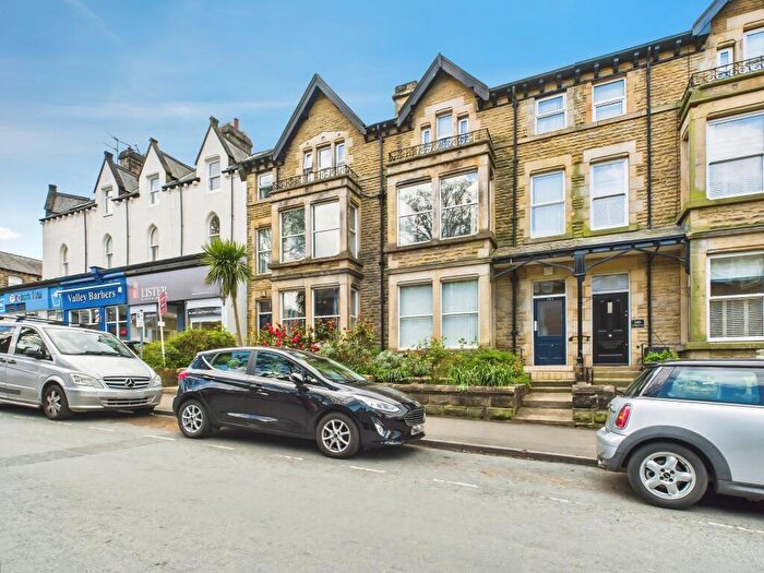 2 Bedroom Flat To Rent In Valley Drive, Harrogate, HG2