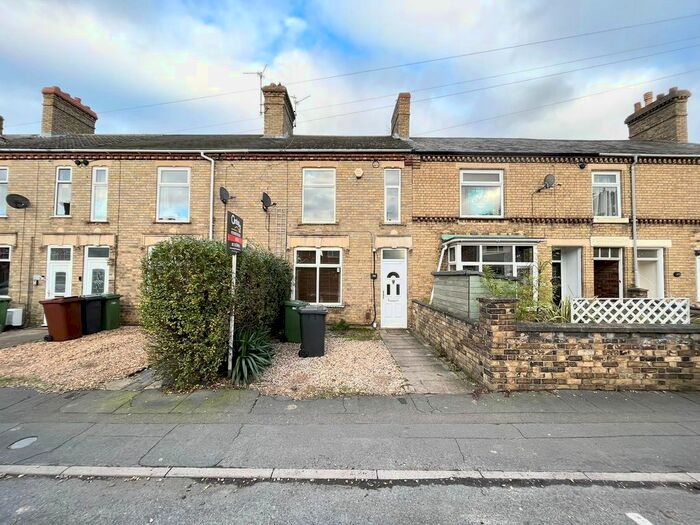 3 Bedroom Terraced House To Rent In New Road, Woodston, Peterborough, PE2