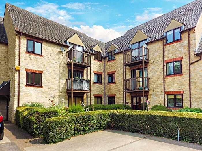 2 Bedroom Apartment For Sale In Langdale Gate, Witney, Oxfordshire, OX28