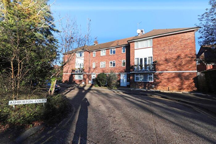 2 Bedroom Maisonette For Sale In Elm Park Road, Pinner, HA5