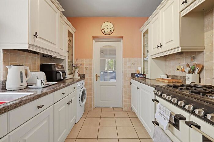 3 Bedroom End Of Terrace House For Sale In Elmhurst Road, Enfield, EN3