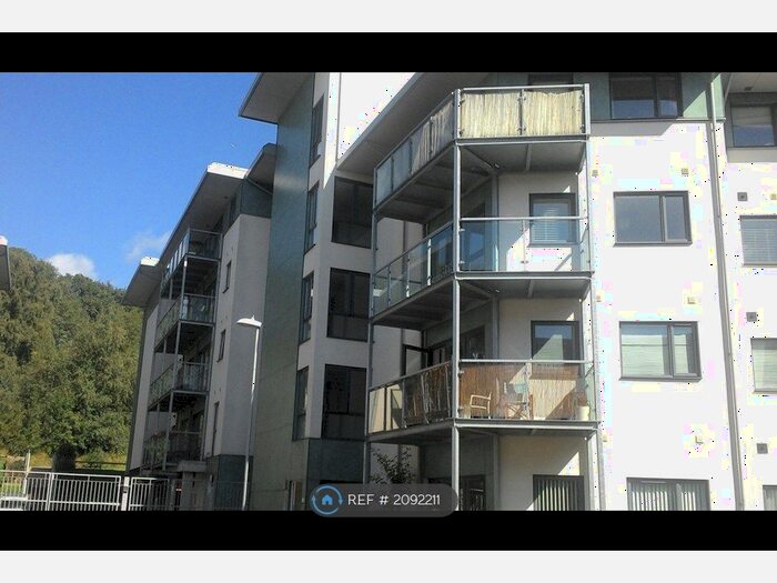 2 Bedroom Flat To Rent In Rollason Way, Brentwood, CM14