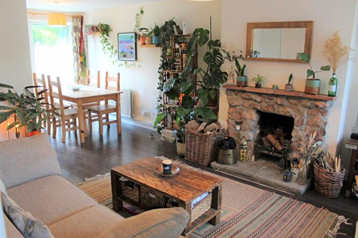 3 Bedroom Terraced House For Sale In Woodbury Avenue, Wells, BA5