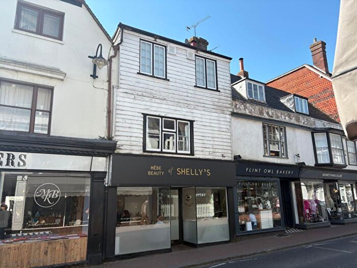 2 Bedroom Apartment To Rent In Middle Row, East Grinstead, RH19