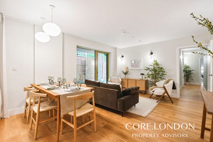 3 Bedroom Flat For Sale In East Churchfield Road, Acton, W3