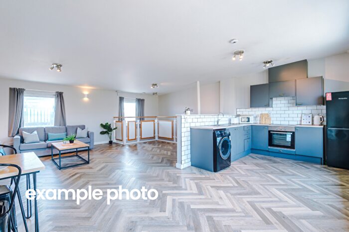 2 Bedroom Property To Rent In Flat, Mayfair Court, Manchester, M14