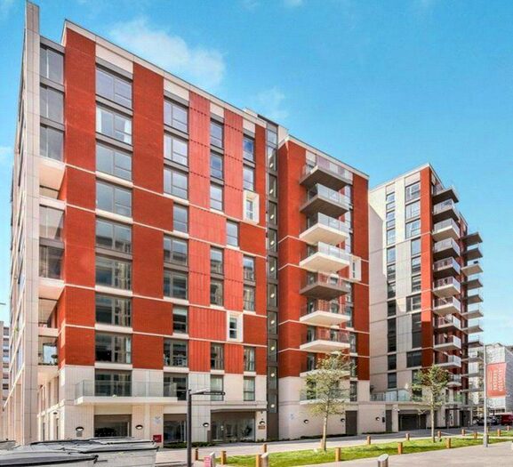 2 Bedroom Flat To Rent In Senate Building, Ponton Road, Lexington Gardens, London, SW8