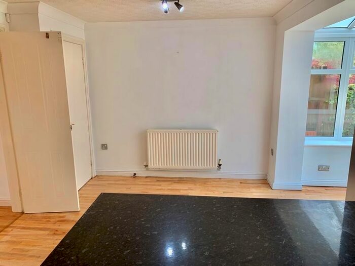4 Bedroom Detached House For Sale In Parc Penscynnor, Cilfrew, Neath, SA10