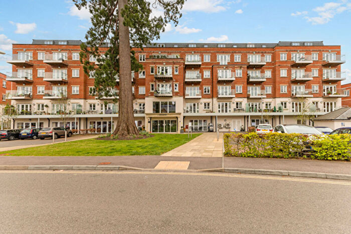 1 Bedroom Flat For Sale In Rise Road, Sunninghill, SL5