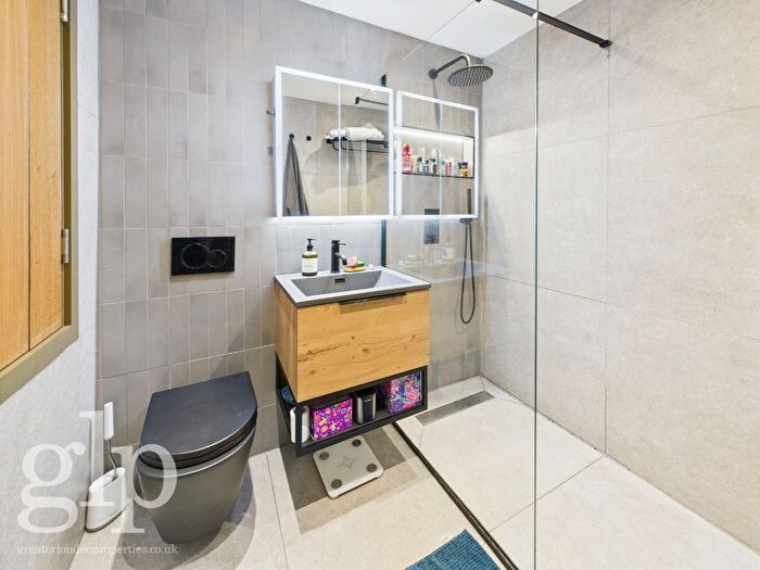 1 Bedroom Flat To Rent In Dufours Place, London, Greater London, Soho, W1F