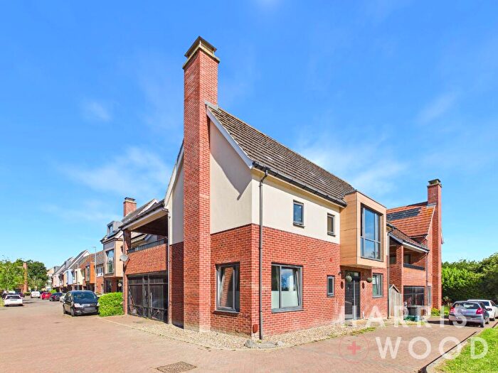 3 Bedroom Detached House For Sale In Flame Way, Colchester, Essex, CO4