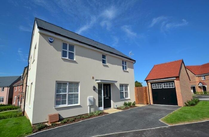 3 Bedroom Link Detached House To Rent In Miles Way, Buntingford, SG9