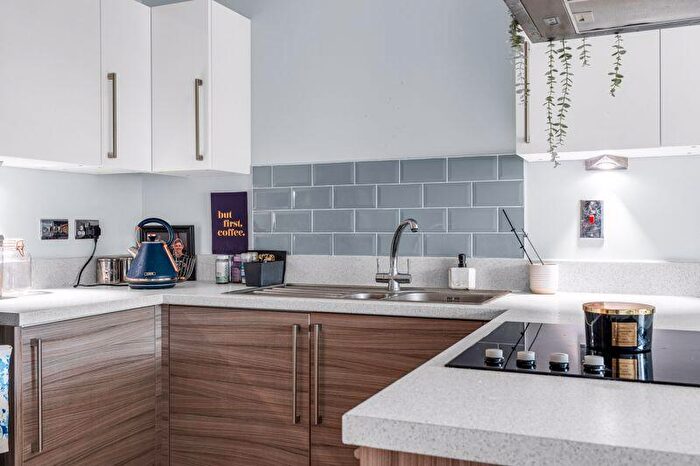 1 Bedroom Flat For Sale In Liberty House, Bessemer Road, Welwyn Garden City, AL7