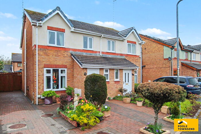 3 Bedroom Semi Detached House For Sale In Pembroke Close, Barrow-in-furness, LA13