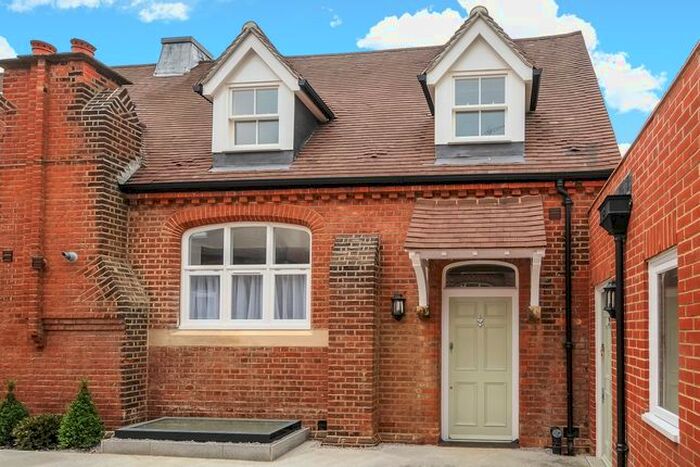 2 Bedroom Flat To Rent In Cobden Road, Sevenoaks, TN13