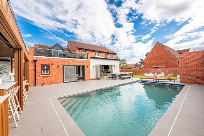 5 Bedroom Detached House For Sale In Hawthorne Court, Darton, S75