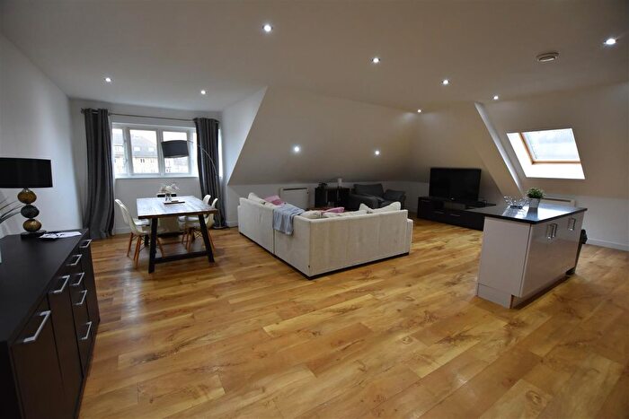 2 Bedroom Flat For Sale In Park Lodge Avenue, West Drayton, UB7