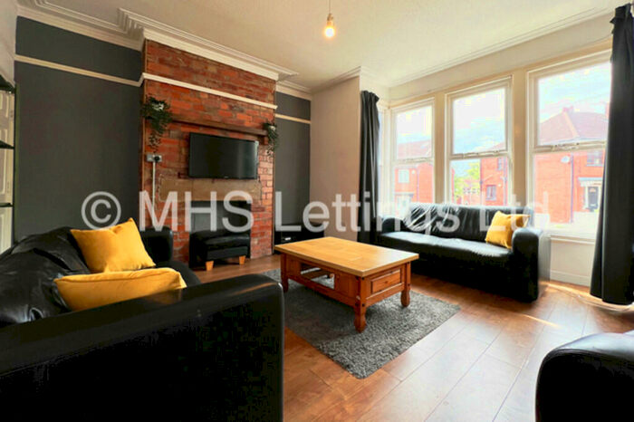 6 Bedroom End Of Terrace House To Rent In Raven Road, Leeds, LS6