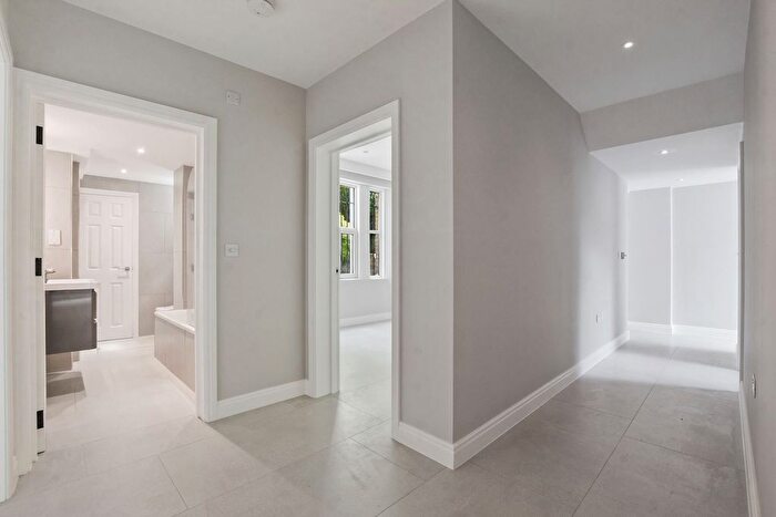 3 Bedroom Flat To Rent In Priory Road, London, NW6