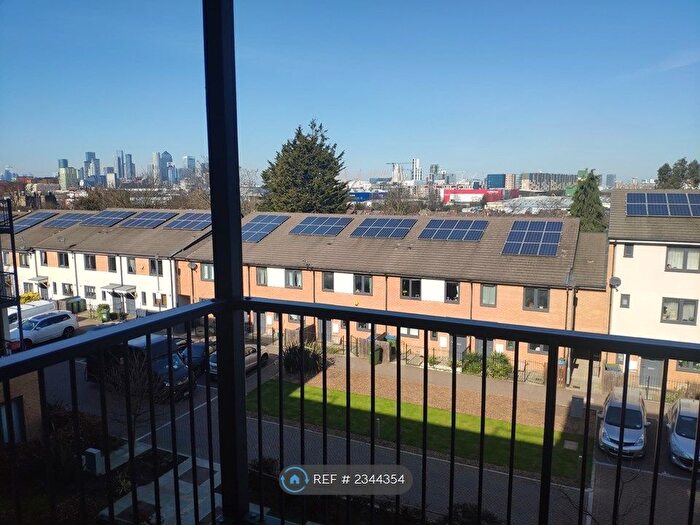 2 Bedroom Flat To Rent In Fairthorn Road, Greenwich, London, SE7