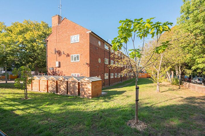 3 Bedroom Flat For Sale In Aldrington Road, Streatham Park, London, SW16