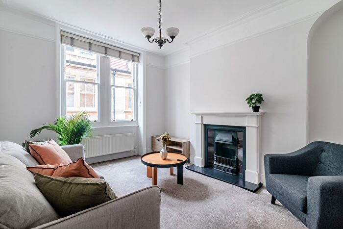 1 Bedroom Flat To Rent In Charing Cross Road, London, WC2H