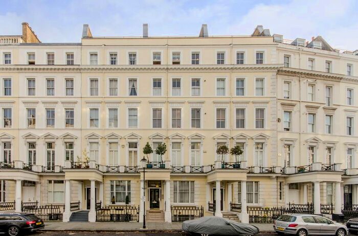 2 Bedroom Maisonette To Rent In Lexham Gardens, Kensington, London, W8