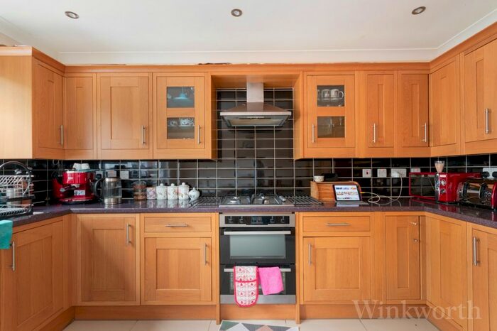 3 Bedroom Terraced House To Rent In Montague Square, London, SE15