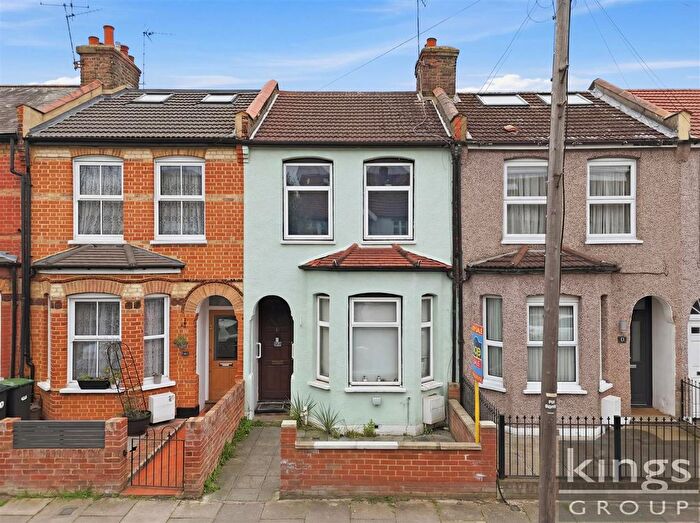 3 Bedroom Terraced House For Sale In Halstead Road, Enfield, EN1