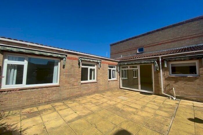 3 Bedroom Bungalow To Rent In Gardner Close, Eastbourne, BN23