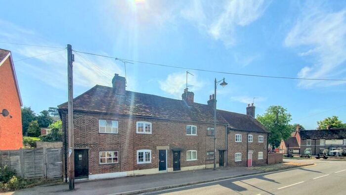 2 Bedroom Cottage To Rent In Cambridge Road, Wadesmill, Ware, SG12