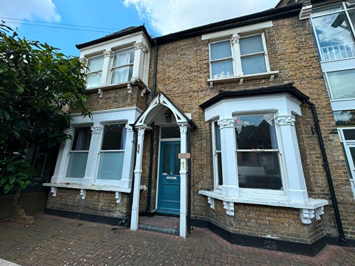 1 Bedroom Flat To Rent In Carisbrooke Road, London, E17