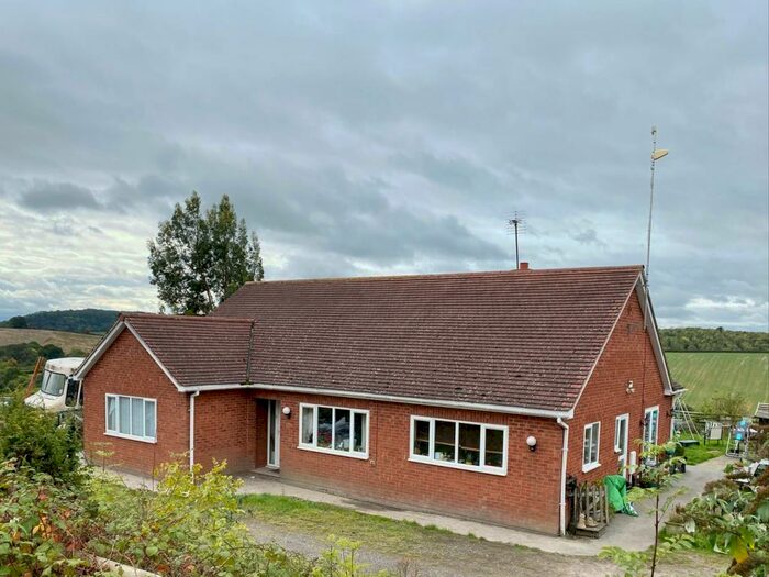 3 Bedroom Bungalow For Sale In Heightington, Bewdley, DY12
