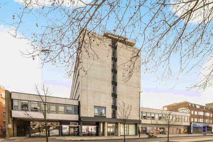 Studio To Rent In Streatham High Road, London, SW16