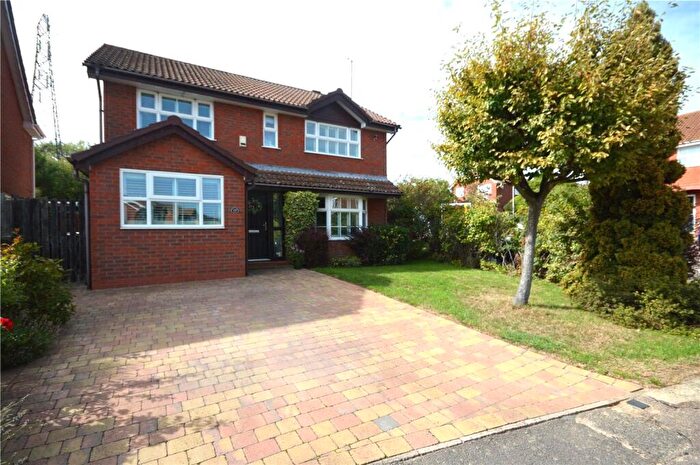 5 Bedroom Detached House For Sale In Sworder Close, Luton, Bedfordshire, LU3