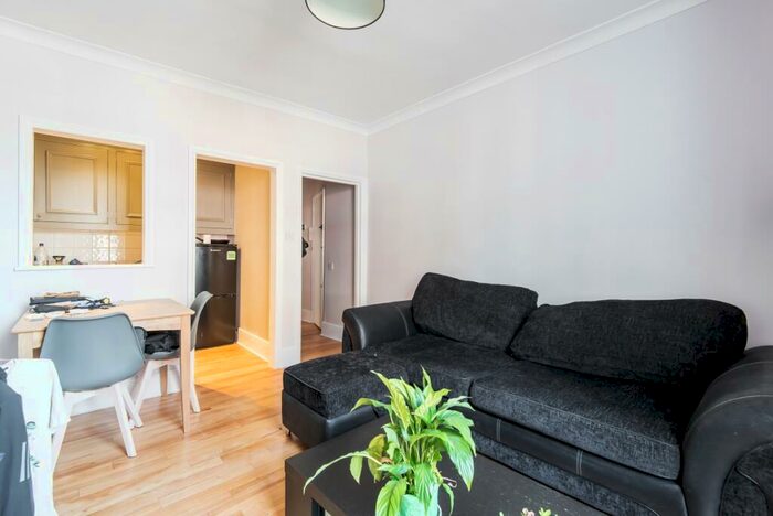 1 Bedroom Flat To Rent In Barnsbury Road, Islington, London, N1